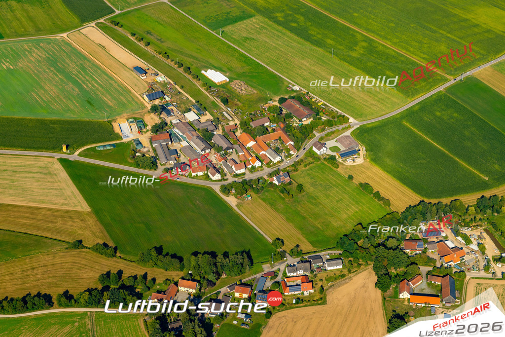 Das Luftbild zeigt : Säulnhof Stulln - Die Luftaufnahme wurde 2024 vom UL-Flugzeug aus erstellt ( keine Drohne ) - Hochauflösende Luftaufnahme - Für grossformatige Ausdrucke geeignet. Die Geschenkidee !Mit Lizenz und Bildrechte bestellbar
