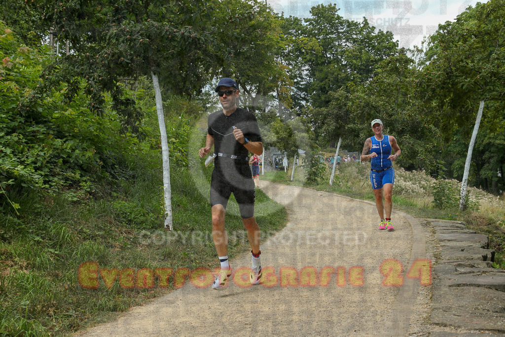 250824_1344_EX1_3468 | Sportfotografie im Rhein-Sieg Kreis, Köln, Bonn, NRW, Rheinland Pfalz, Hessen, etc. Unser Tätigkeitsfeld umfasst den Laufsport vom Volkslauf über den Marathon, Duathlon, Triathon bis zum Ultralauf wie Kölnpfad Ultra oder Schindertrail.