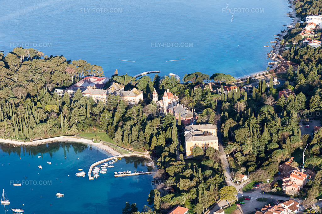 Aerial view: View of the town in Štanga in the state Gespanschaft Istrien, Croatia. – Photo: IMG_106288.jpg taken on 04/14/2018 by Werner Riehm/FLY-FOTO.com – Resolution of the original: 5472 x 3648 px