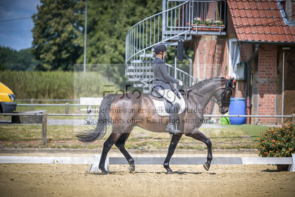 DOS_4143 | Entdecke hochwertige Reitturnierfotos von Foto Oger. Professionell, emotional und authentisch – jetzt Lieblingsmomente im Shop bestellen.Deutschlandweite Turnierfotografie. - Realisiert mit Pictrs.com