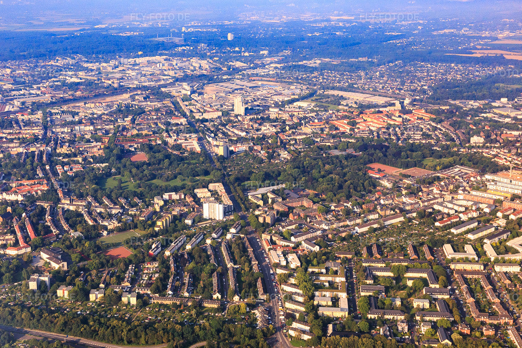 Luftbild: Stadtübersicht zwischen Äußere Kanalstraße und Iltisstr im Ortsteil Neuehrenfeld in Köln im Bundesland Nordrhein-Westfalen in Deutschland. Foto: IMG_008459.jpg vom 19.07.2020 durch Werner Riehm/FLY-FOTO.de