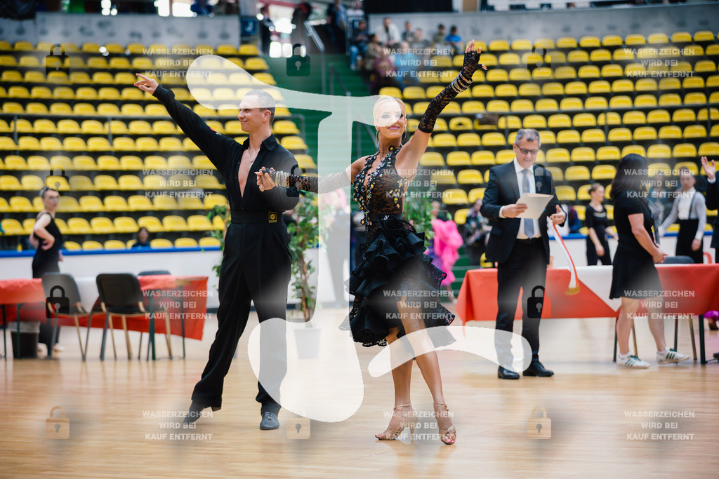 Hessen Tanzt WDSF International Open Latin 1st (17) Artur Balandin _ Anna Salita (T.T.C. Rot-Weiß-Silber Bochum)-2025-05-18-5457 | Webshop for digital downloads and prints of dance sport, event & show photographer Julian Link - Realisiert mit Pictrs.com