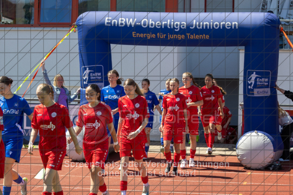 20250510_135911_0041 | #,1.FC Donzdorf (rot) vs. Karlsruher SC (blau), Fussball, EnBW-Oberliga B -Juniorinnen, 23. Spieltag, Saison 2024/2025, Rasenplatz, Lautertal Stadion, Süßener Straße 16, 73072 Donzdorf, 10.05.2025 - 14:00 Uhr,Foto: PhotoPeet-Sportfotografie/Peter Harich