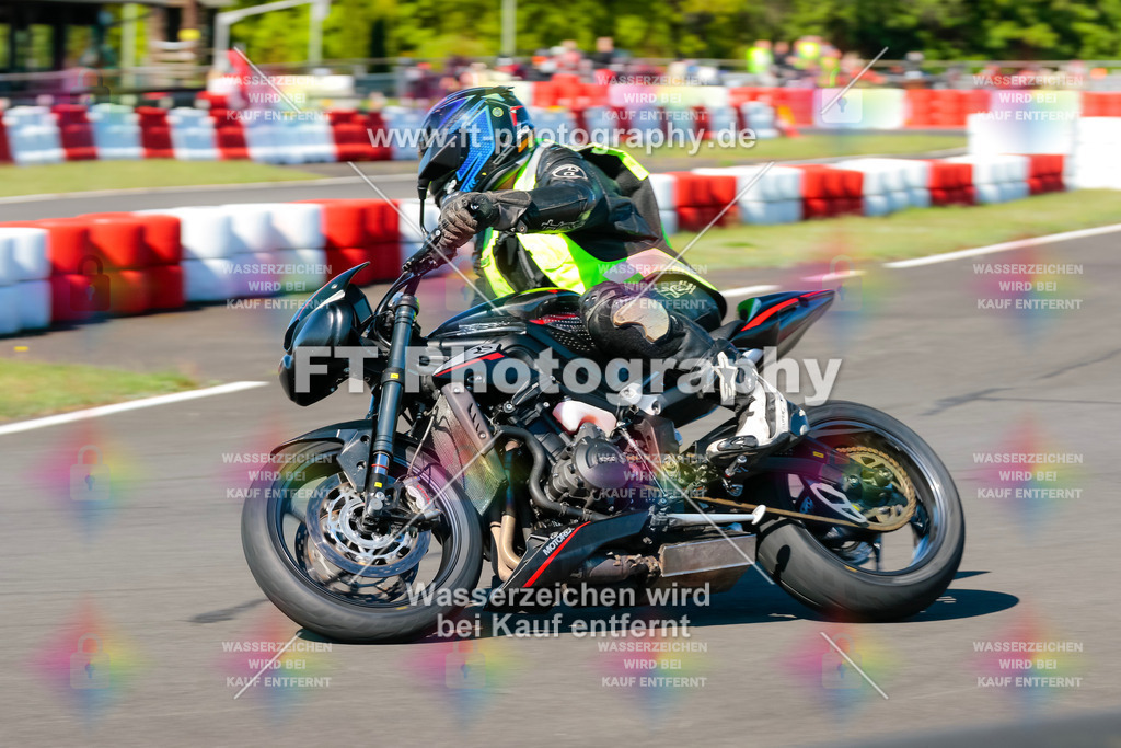 Moto-TeamOBK-21503 | Hier findet Ihr Bilder von Touristenfahrten auf der Nürburgring Nordschleife oder von anderen Veranstaltungen die ich besucht habe. Viel Spass beim Durch Schauen 