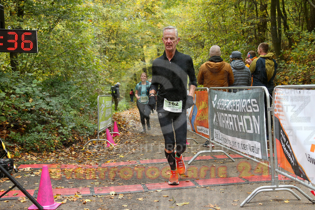 251026_1324_EX1_3346 | Sportfotografie im Rhein-Sieg Kreis, Köln, Bonn, NRW, Rheinland Pfalz, Hessen, etc. Unser Tätigkeitsfeld umfasst den Laufsport vom Volkslauf über den Marathon, Duathlon, Triathon bis zum Ultralauf wie Kölnpfad Ultra oder Schindertrail.