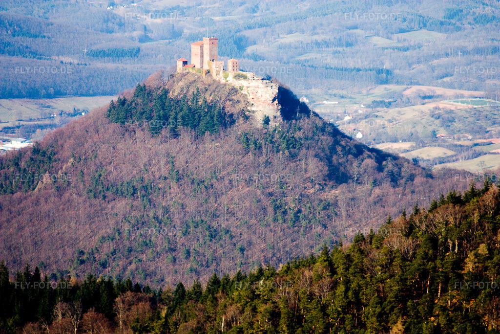 Luftbild: Burg Trifels von Südwesten in Annweiler am Trifels im Bundesland Rheinland-Pfalz in Deutschland. Foto: IMG_17431.jpg vom 21.03.2009 durch Werner Riehm/FLY-FOTO.de
