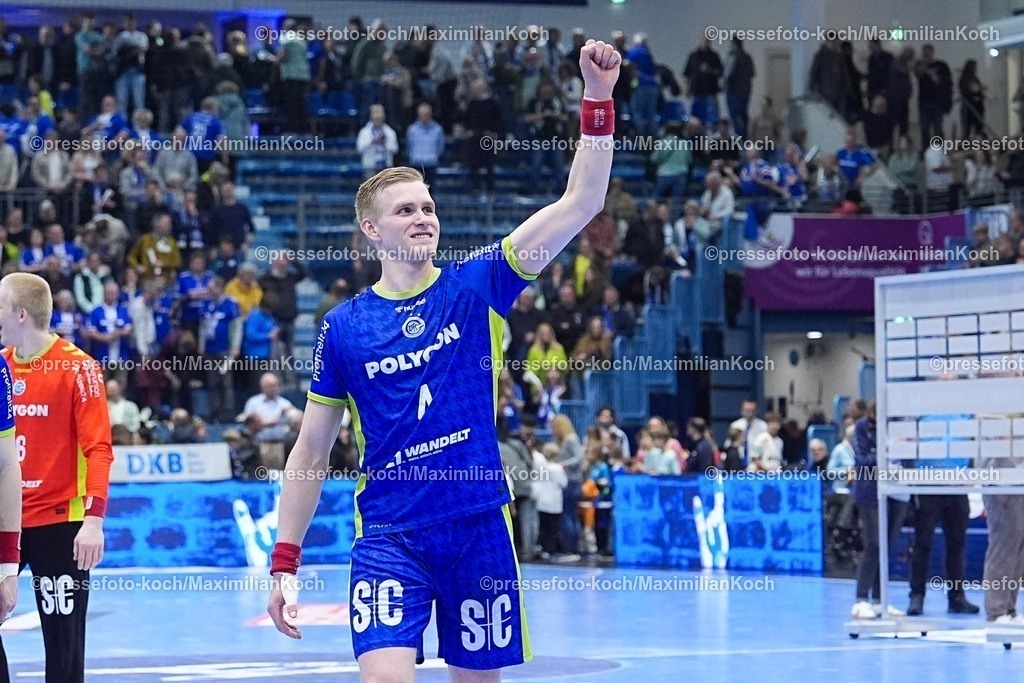 xYDRx28032601041 | 28.03.2026, xydrx, Handball, 1.HBL, VfL Gummersbach - TSV Hannover-Burgdorf, Schwalbe-Arena: Ellidi Vidarsson (VfL Gummersbach #4) bejubelt den Sieg   Photo: xYannisxDreimannxPressefotoKochx