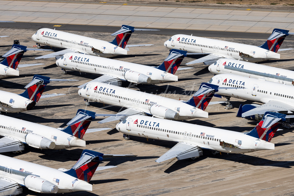 171 | Buy high-quality aviation and travel photography prints by professional photographer Timo Breidenstein. Authentic images, professionally printed, worldwide shipping. - Realisiert mit Pictrs.com