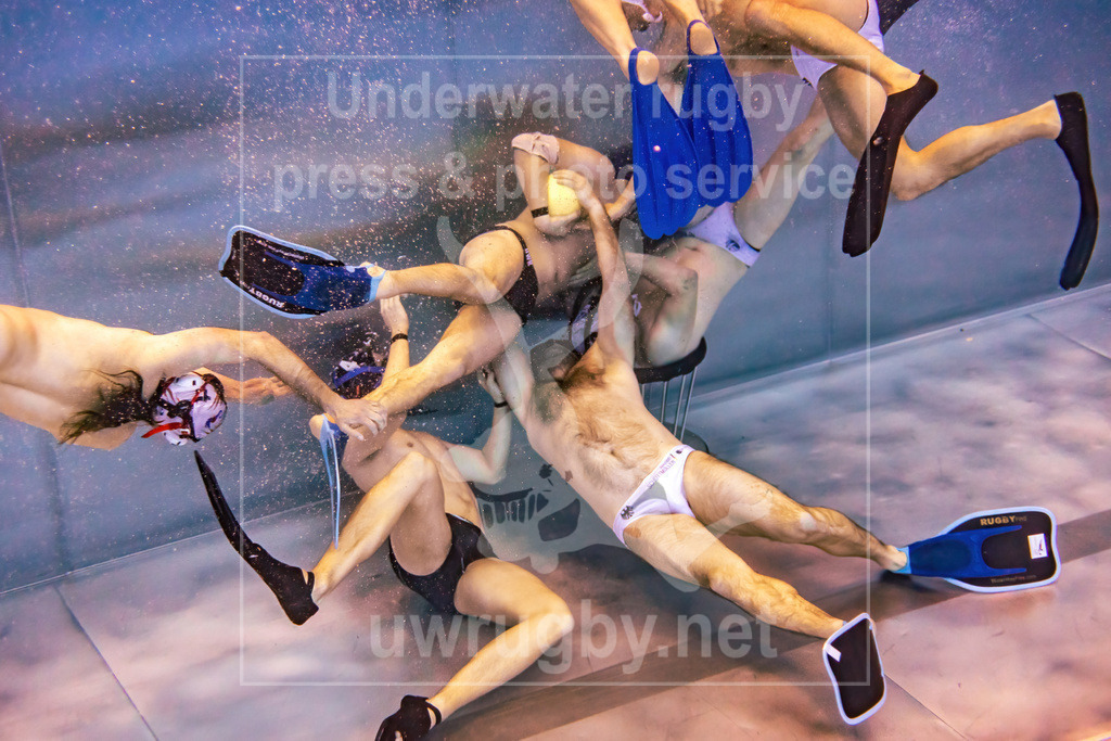 Herren-Nationalmannschaftslehrgang in Krefeld | Unterwasser-Aufnahmen der deutschen Herren-Nationalmannschaft im Unterwasser-Rugby - Realisiert mit Pictrs.com