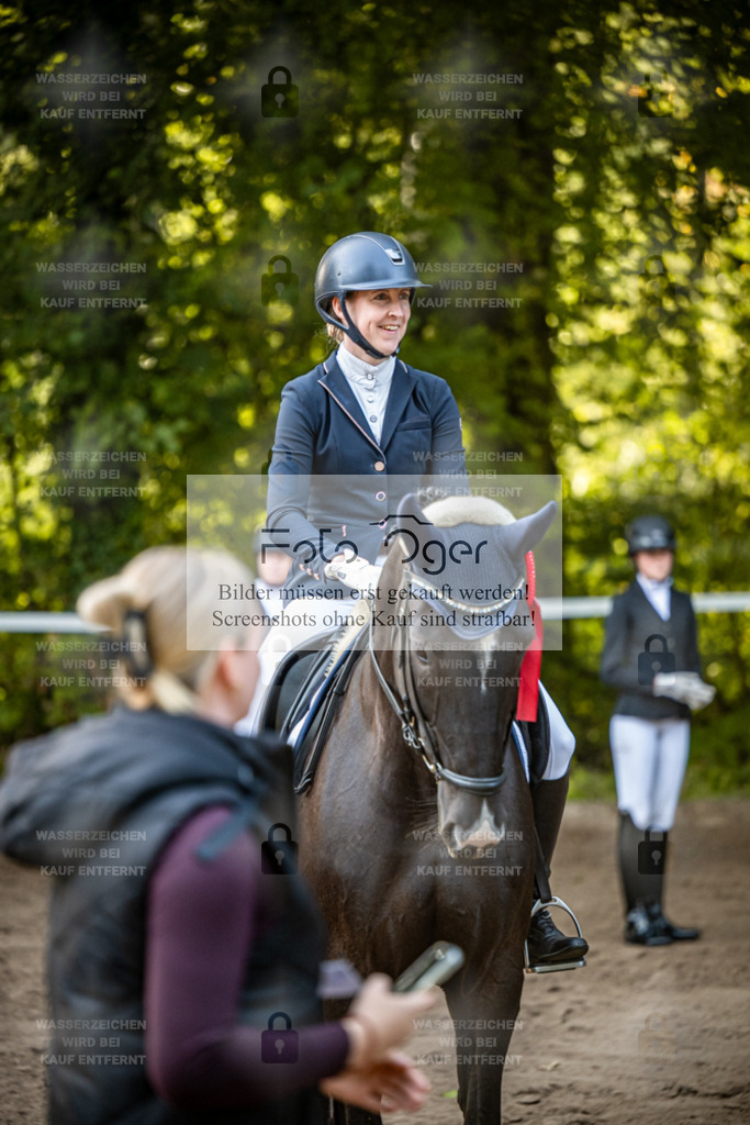 2026-10-Helle-14-0014 | Entdecke hochwertige Reitturnierfotos von Foto Oger. Professionell, emotional und authentisch – jetzt Lieblingsmomente im Shop bestellen.Deutschlandweite Turnierfotografie. - Realisiert mit Pictrs.com