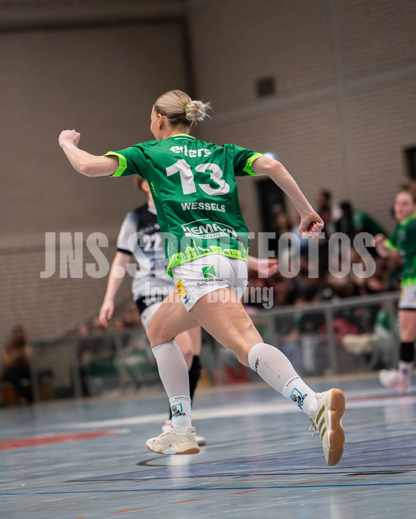 Handball I Frauen I Saison 2025-2026 I 3. Liga Staffel Nord I 13. Spieltag I SC SFN Vechta -Buxtehuder SV II-36 | Nele Wessels (13, SC SFN Vechta) - Realisiert mit Pictrs.com