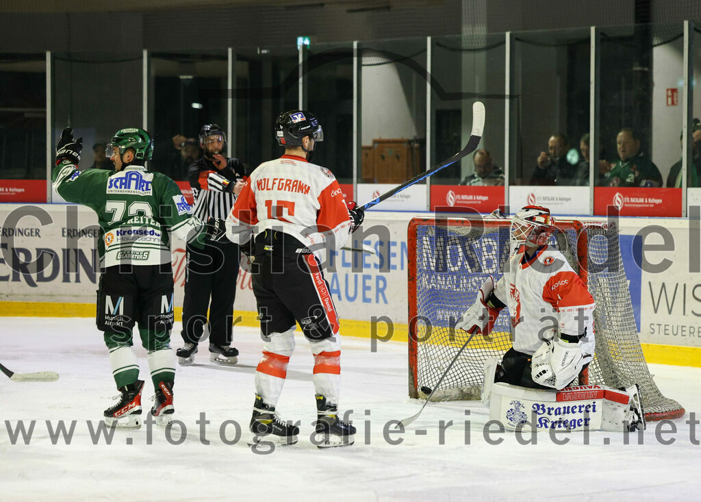 2024-01-12_087_TSV_Erding_gegen_EV_Dingolfing | Erding, Deutschland, 12.01.2024:
Eishockey, Bayernliga Vorrunde 2023 / 2024, 24. Spieltag, TSV Erding gegen EV Dingolfing, Endergebnis: 10:2

Dennis Jedrus (EV Dingolfing, #1)

Foto: Christian Riedel / fotografie-riedel.net