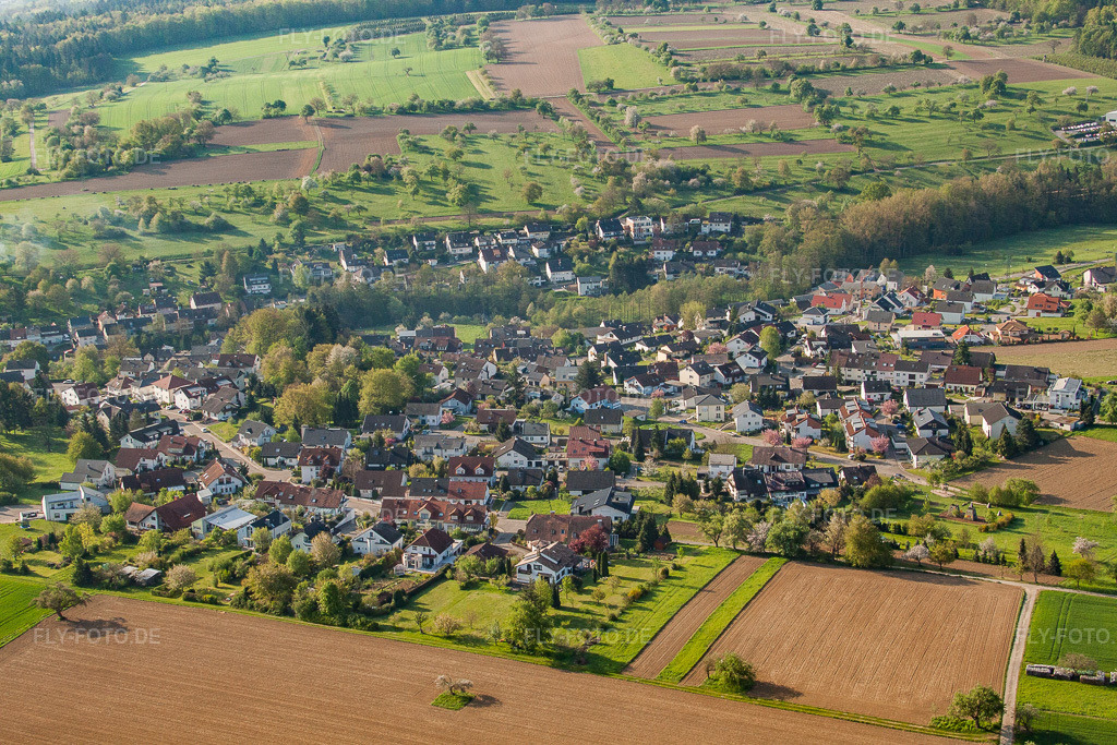 Luftbild: Ortsansicht von Norden im Ortsteil Kleinsteinbach in Pfinztal im Bundesland Baden-Württemberg in Deutschland. Foto: IMG_26790.jpg vom 28.04.2010 durch Werner Riehm/FLY-FOTO.de