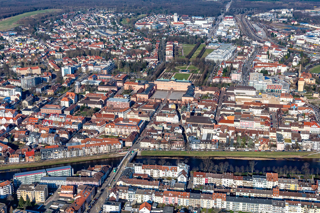 Luftbild: Ankerbrücke und Schloßstr in Rastatt im Bundesland Baden-Württemberg in Deutschland. Foto: IMG_104883.jpg vom 14.03.2018 durch Werner Riehm/FLY-FOTO.de