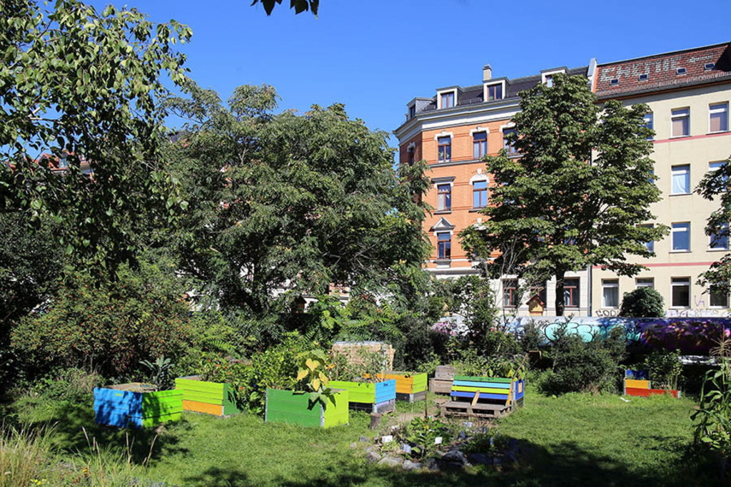 Foto: Leipzig - Lene-Voigt-Park | Das Team hinter BILDLEXIKON LEIPZIG bündelt historische wie aktuelle Informationen über die Stadt Leipzig in Text und Bild auf einer Plattform und stellt diese der interessierten Öffentlichkeit zur Verfügung.