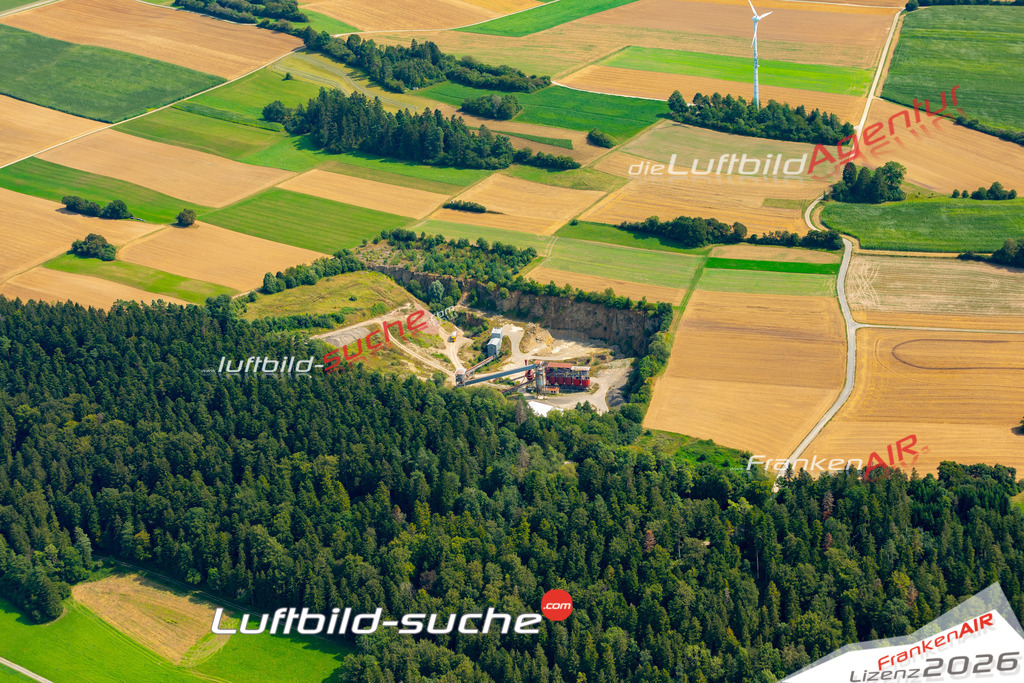 Das Luftbild zeigt :  Glatten - Die Luftaufnahme wurde 2024 vom UL-Flugzeug aus erstellt ( keine Drohne ) - Hochauflösende Luftaufnahme - Für grossformatige Ausdrucke geeignet. Die Geschenkidee !Mit Lizenz und Bildrechte bestellbar
