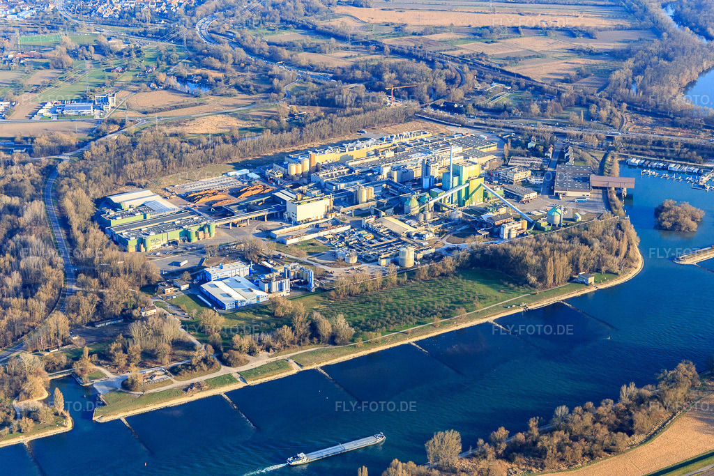 Luftbild: Maxauer Papierfabrik GmbH und Borregaard Deutschland GmbH am Rheinufer von Nordwesten im Ortsteil Knielingen in Karlsruhe im Bundesland Baden-Württemberg in Deutschland.Foto: IMG_145465.jpg vom 07.03.2025 durch Werner Riehm/FLY-FOTO.deMAXAUER PAPIERFABRIK - Nachhaltige SC-PapiereOur plants and offices - Borregaard