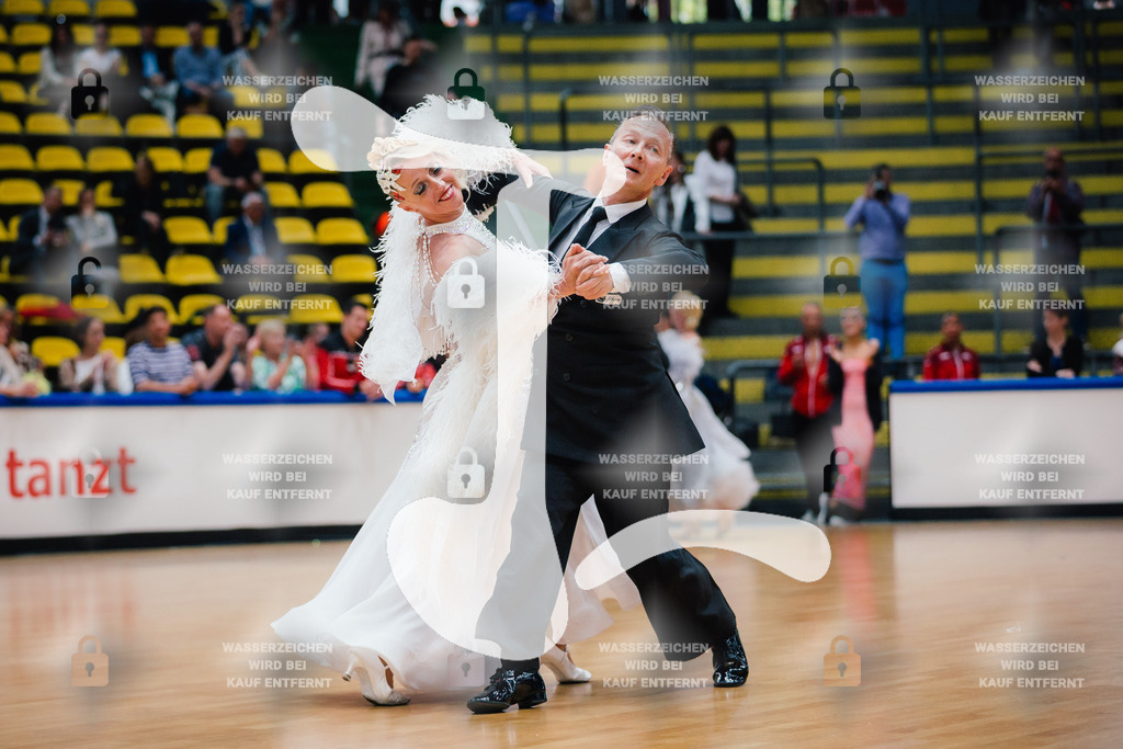 Hessen Tanzt WDSF Open Senior III Standard 3rd (206) Ingo Bauer _ Sandra Fürsattel (TSC Rot-Gold-Casino Nürnberg)-2025-05-17-0522 | Webshop for digital downloads and prints of dance sport, event & show photographer Julian Link - Realisiert mit Pictrs.com