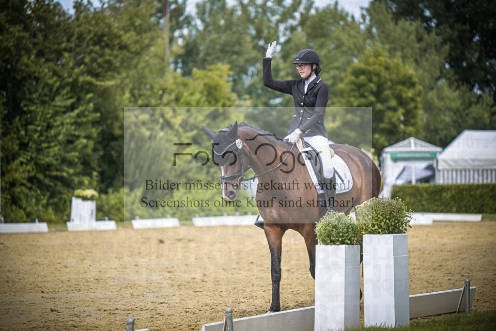 DOS_3362 | Entdecke hochwertige Reitturnierfotos von Foto Oger. Professionell, emotional und authentisch – jetzt Lieblingsmomente im Shop bestellen.Deutschlandweite Turnierfotografie. - Realisiert mit Pictrs.com
