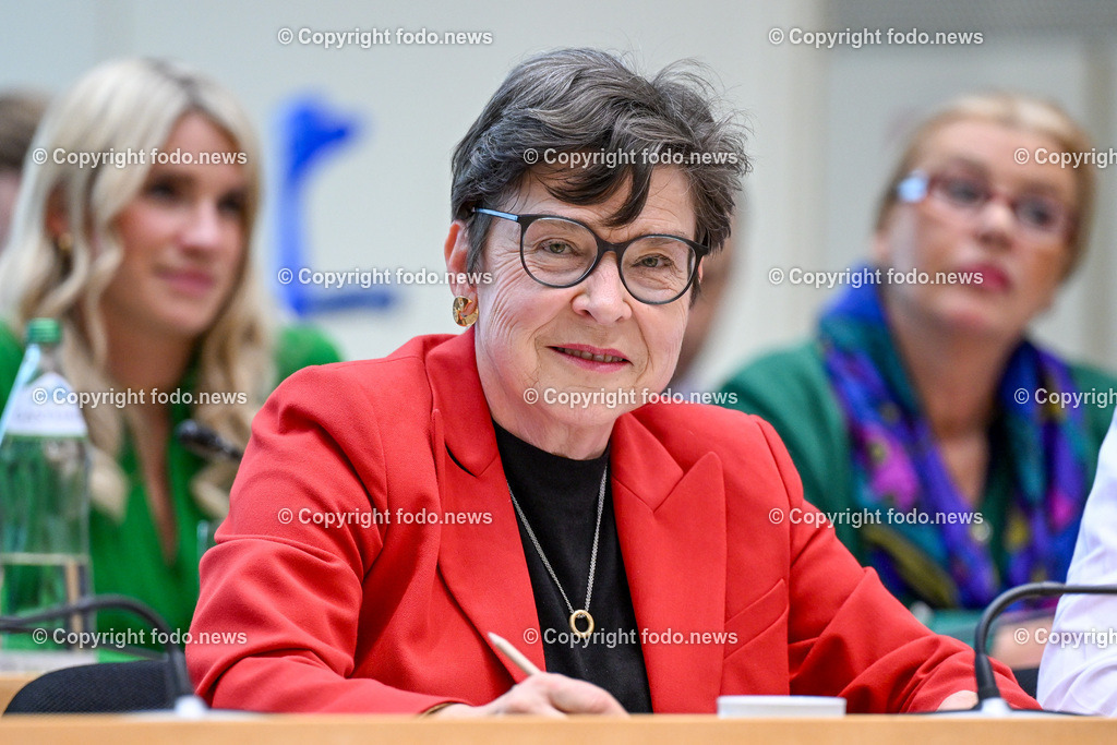 Gemeinderatsitzung Linz_ Altes Rathaus_ 21.03.2024-19 | 21.03.2024, Altes Rathaus Linz, AUT, Gemeinderatsitzung, im Bild Michaela Sommer (VP)