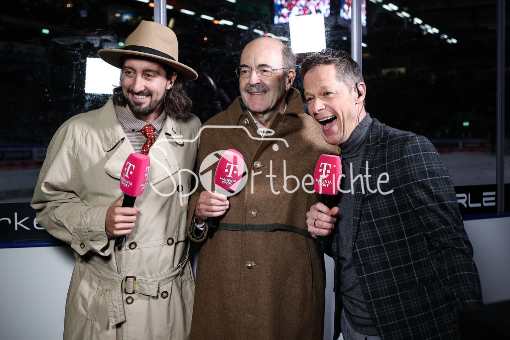 Augsburger Panther - Nürnberg ICE Tigers | v. l. Patrick EHELECHNER / Fritz von Thurn und Taxis / Sascha BANDERMANN beim DEL Retro Spiel zwischen Augsburg und Nürnberg