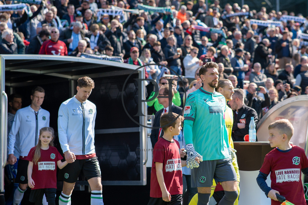 Hannover 96 vs 1. FC Magdeburg – 2. Bundesliga – 29.03.2025 | Szene aus dem 2. Bundesliga-Spiel des 27. Spieltags zwischen Hannover 96 und dem 1. FC Magdeburg am 29. März 2025 in der Heinz von Heiden Arena in Hannover. Endstand: 0:0. Fotografiert von Philipp Heist. - Realisiert mit Pictrs.com