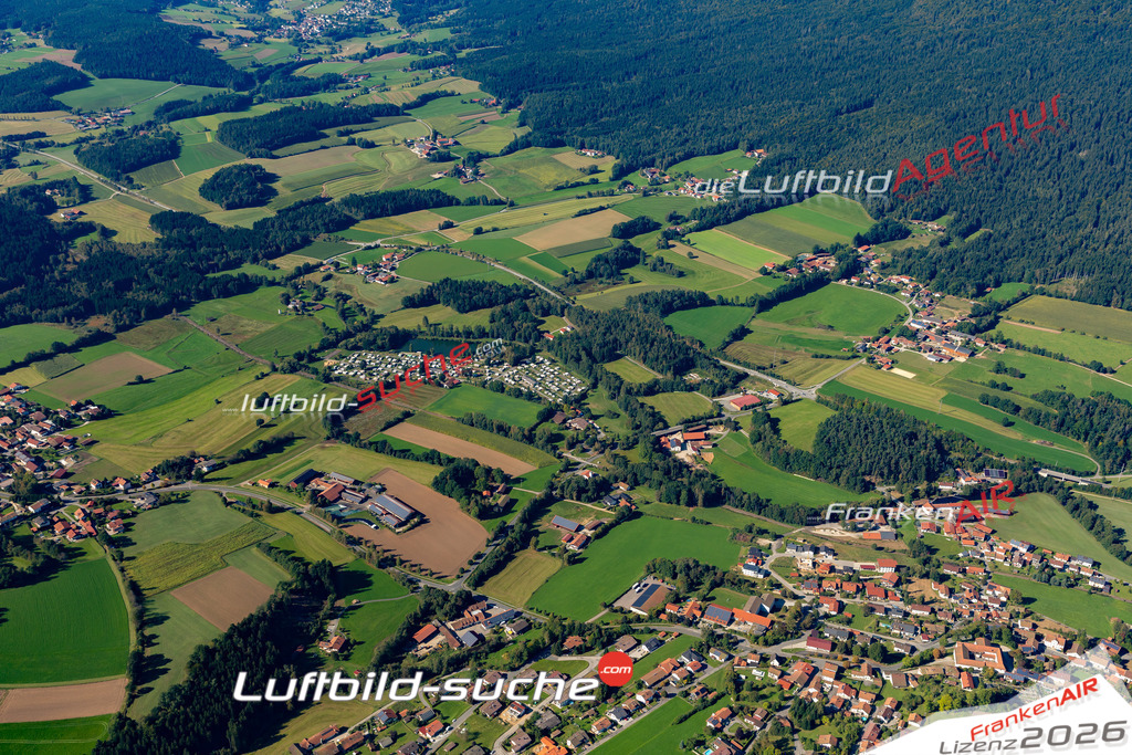 Die Luftaufnahme Thening - Hohenwarth wurde 2021 mittels Flugzeug (keine Drohne) erstellt. Hohe Auflösung -für große Poster und Wandbilder geeignet!