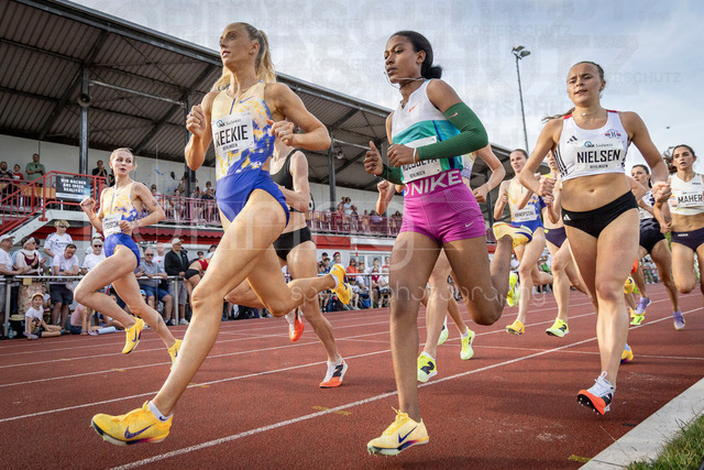 61. Internationales Pfingstsportfest; Rehlingen-Siersburg, 24.05.2026 | REHLINGEN , GERMANY - MAY 24: Jemma Reekie (GBR/Großbritannien), Samrawit Mulugeta (ETH/Äthiopien) and Julia Nielsen (SWE/Schweden) during the 61. Internationales Pfingstsportfest on 24.05.2026 at the  Bungertstadion in Rehlingen-Siersburg (Saarland / Deutschland).