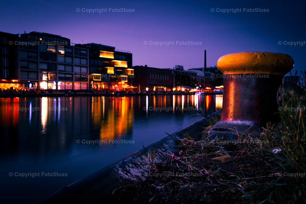 Münster Hafen bei Nacht | Ausblick auf den Hafen von Münster Westfalen bei Nacht. - Realisiert mit Pictrs.com