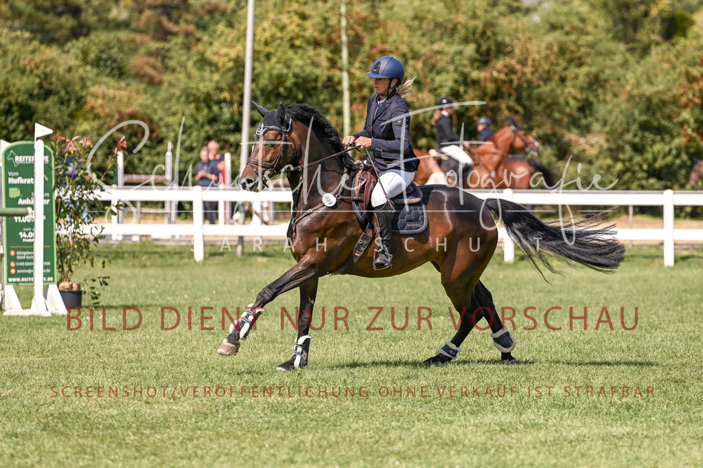 Schugtsche-Düren.2024-09.Springprf.L-72 | Schugtsche Fotografie - Realisiert mit Pictrs.com