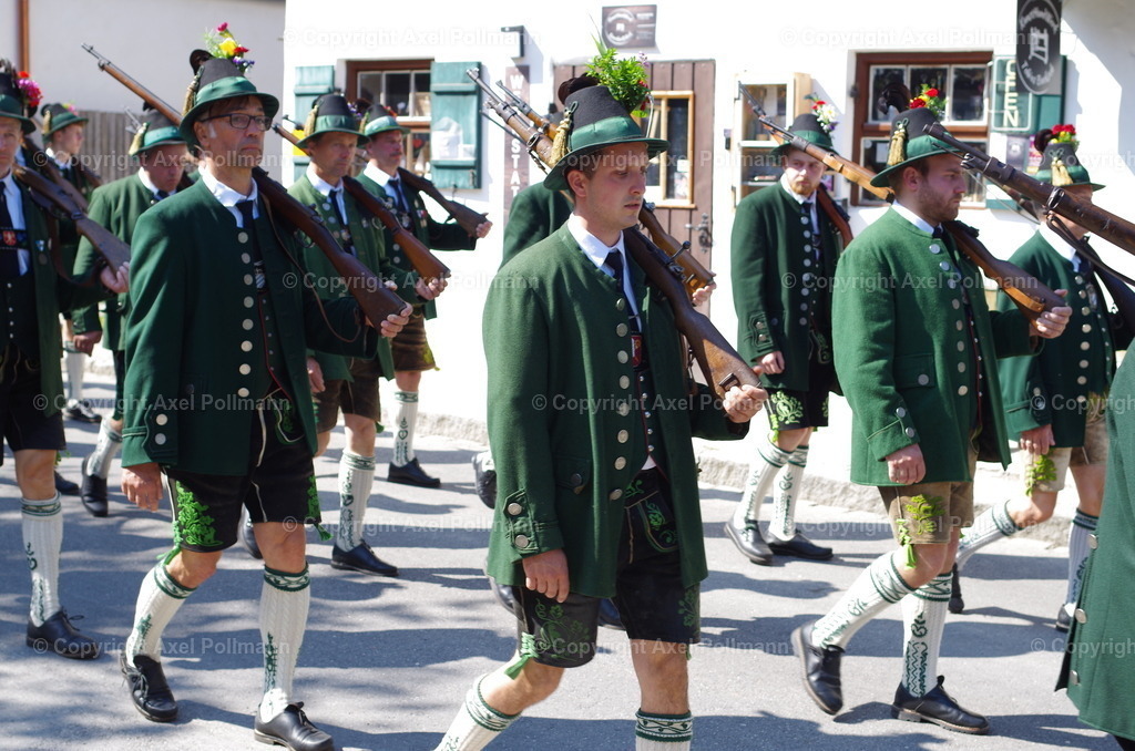 IMGP3756 | fotografiert von Axel PollmannLeonhardi Wallfahrt Benediktbeuern und Murnau, Fronleichnam, Fasching, Landschaft im Loisachtal und Benediktbeuern  - Realisiert mit Pictrs.com