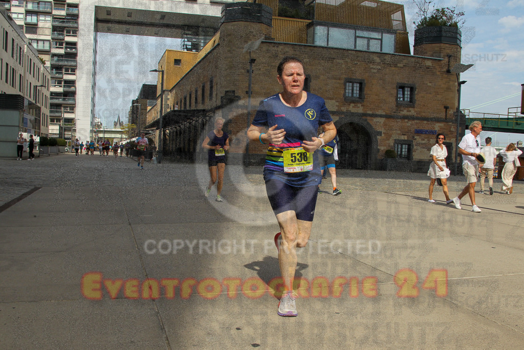 250920_1327_EV4_5598 | Sportfotografie im Rhein-Sieg Kreis, Köln, Bonn, NRW, Rheinland Pfalz, Hessen, etc. Unser Tätigkeitsfeld umfasst den Laufsport vom Volkslauf über den Marathon, Duathlon, Triathon bis zum Ultralauf wie Kölnpfad Ultra oder Schindertrail.