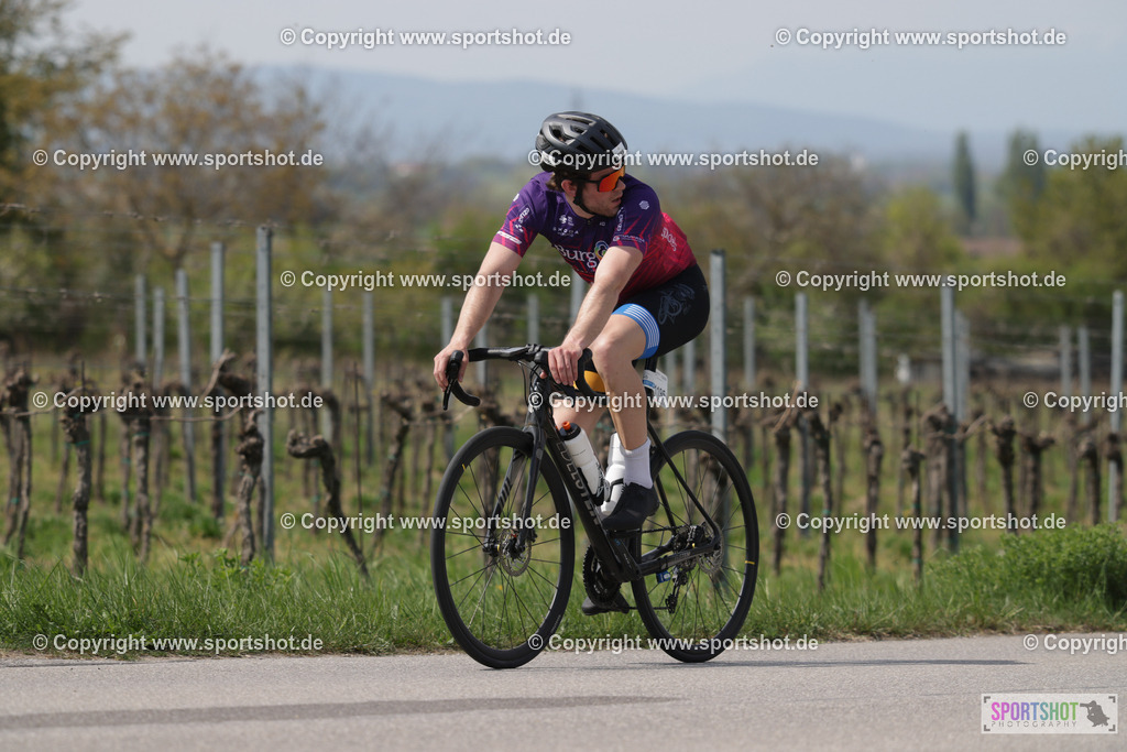 368A4360 | Neusiedlersee Radmarathon 2026@sportshot_your_pictrs #yourpictures#roadtowm2029 #nrm #neusiedlerseeradmarathon #neusiedlersee #neusiedlerseetourismus #burgenland #mörbisch #nrm26 #burgenlandtourismus #voglundco #poweredbyburgenlandtourismus #radsport #rad #marathon #ucigranfondo #visitburgenland #ucigranfondoworldseries