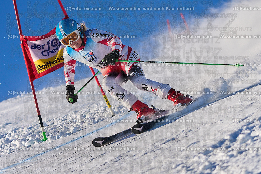 ALP3490_MASTERS-Cup_GS-C Damen_Hirschhofer Ingrid | (C)FotoLois.com, Alois Spandl. FIS Masters-Cup Wildschönau, Giant Slalom auf der Piste Schatzberg GS, Siegerehrung auf dem Dorfplatz Niederau, Sa 13. Januar 2024.