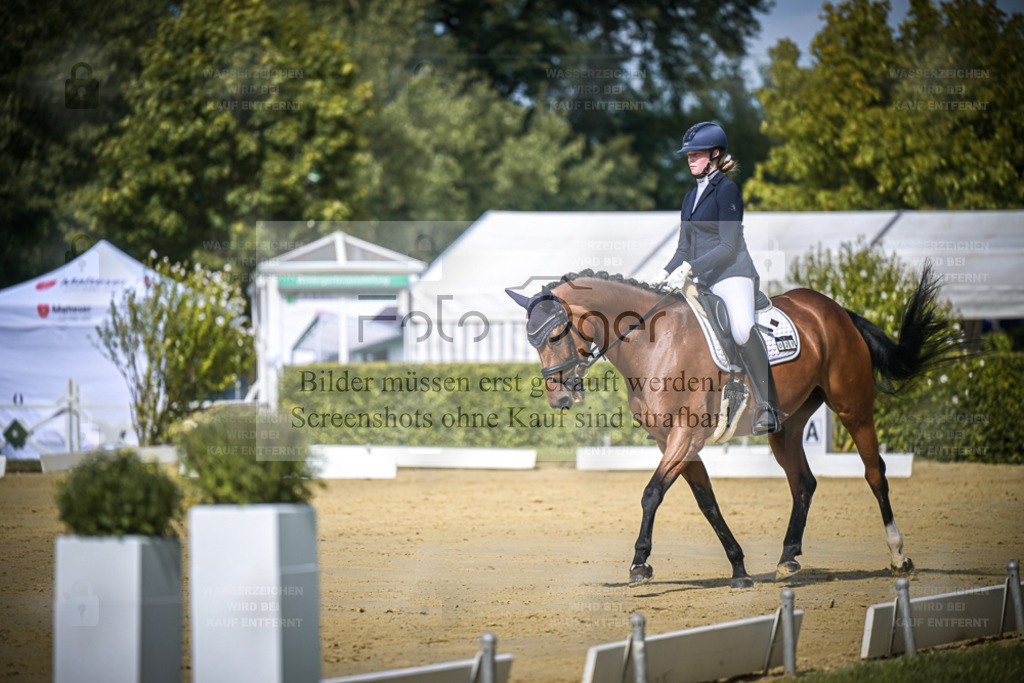 DOS_4873 | Entdecke hochwertige Reitturnierfotos von Foto Oger. Professionell, emotional und authentisch – jetzt Lieblingsmomente im Shop bestellen. - Realisiert mit Pictrs.com