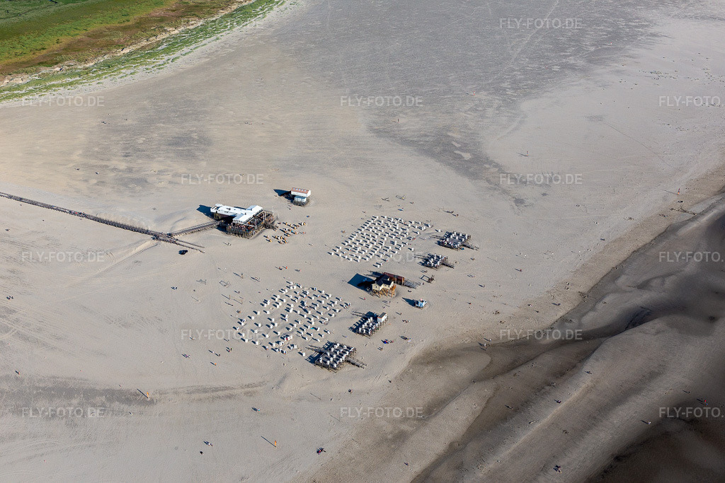 Luftbild: Seebrücke Sankt Peter-Ording-Strand in Sankt Peter-Ording im Bundesland Schleswig-Holstein in Deutschland. Foto: IMG_0007219.jpg vom 10.07.2021 durch Werner Riehm/FLY-FOTO.de – St. Peter Ording ⇒ Traumhafte Strände & Erholung pur