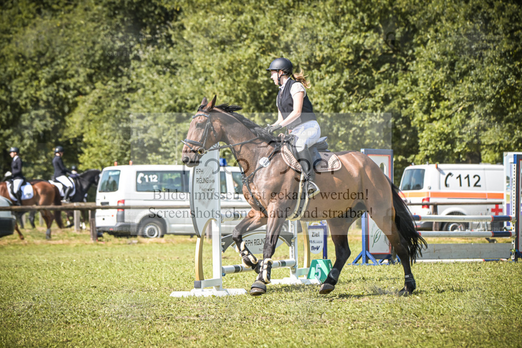 DOS_0468 | Entdecke hochwertige Reitturnierfotos von Foto Oger. Professionell, emotional und authentisch – jetzt Lieblingsmomente im Shop bestellen. - Realisiert mit Pictrs.com