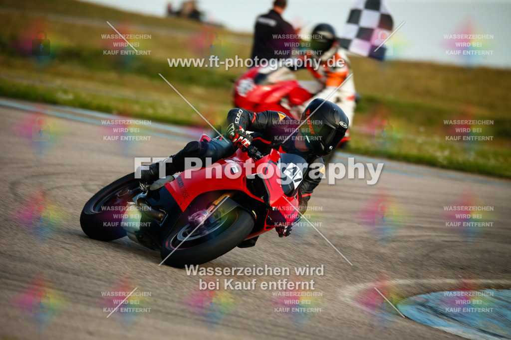 _MOT5267 | Hier findet Ihr Bilder von Touristenfahrten auf der Nürburgring Nordschleife oder von anderen Veranstaltungen die ich besucht habe. Viel Spass beim Durch Schauen 