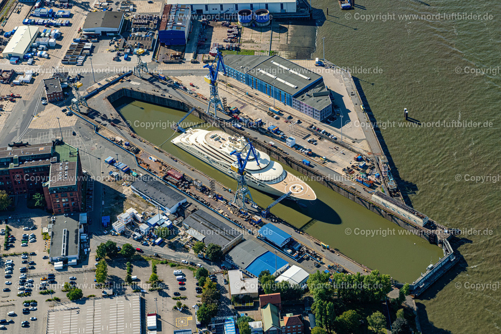 Hamburg_Dock_Blomen_und_Voss_Schiff_Dilmar_ELS_2942200922 | HAMBURG 20.09.2022 Werftgelände mit Schiffbau der Blohm + Voss Dock Elbe mit der Dilbar in Hamburg, Deutschland. Weiterführende Informationen bei: Blohm+Voss B.V. & Co. KG,  Fr. Lürssen Werft GmbH & Co. KG. // Shipyard with shipbuilding of Blohm + Voss Dock Elbe with Dilbar in Hamburg, Germany. Further information at: Blohm+Voss B.V. & Co. KG,  Fr. Luerssen Werft GmbH & Co. KG. Foto: Martin Elsen