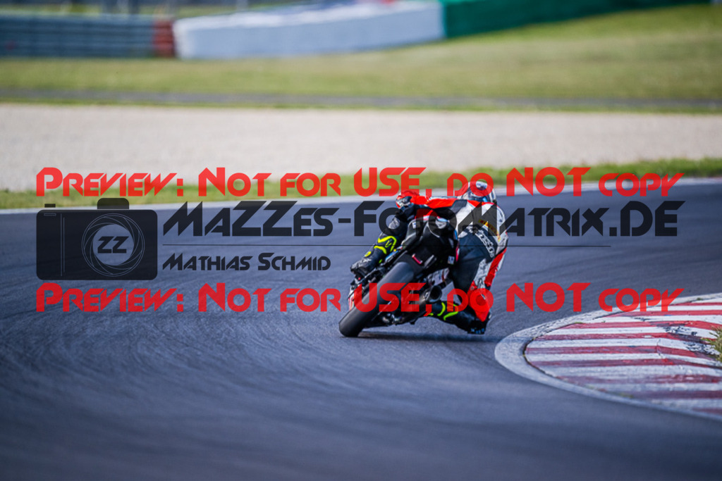 MaZZes_FotoMatrix_220507_90143 | Fotograf Mathias Schmid
Sportfotograf,
Eventfotograf,
Hochzeitsfotograf,
Portraitfotograf