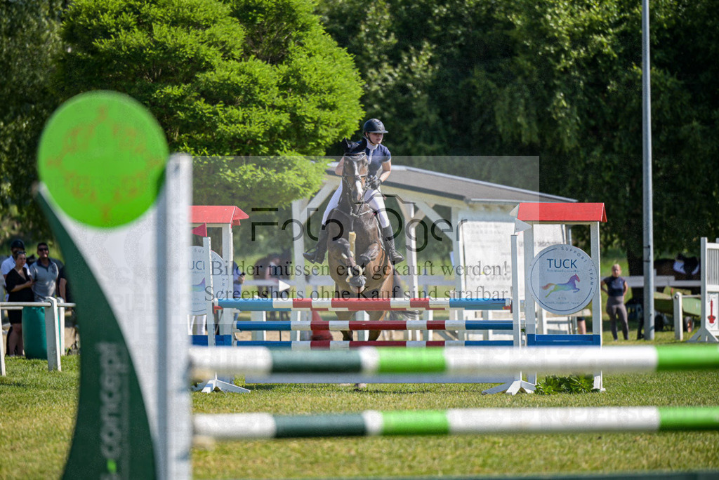 Reitturnier Voxtrup | Entdecke hochwertige Reitturnierfotos von Foto Oger. Professionell, emotional und authentisch – jetzt Lieblingsmomente im Shop bestellen. - Realisiert mit Pictrs.com