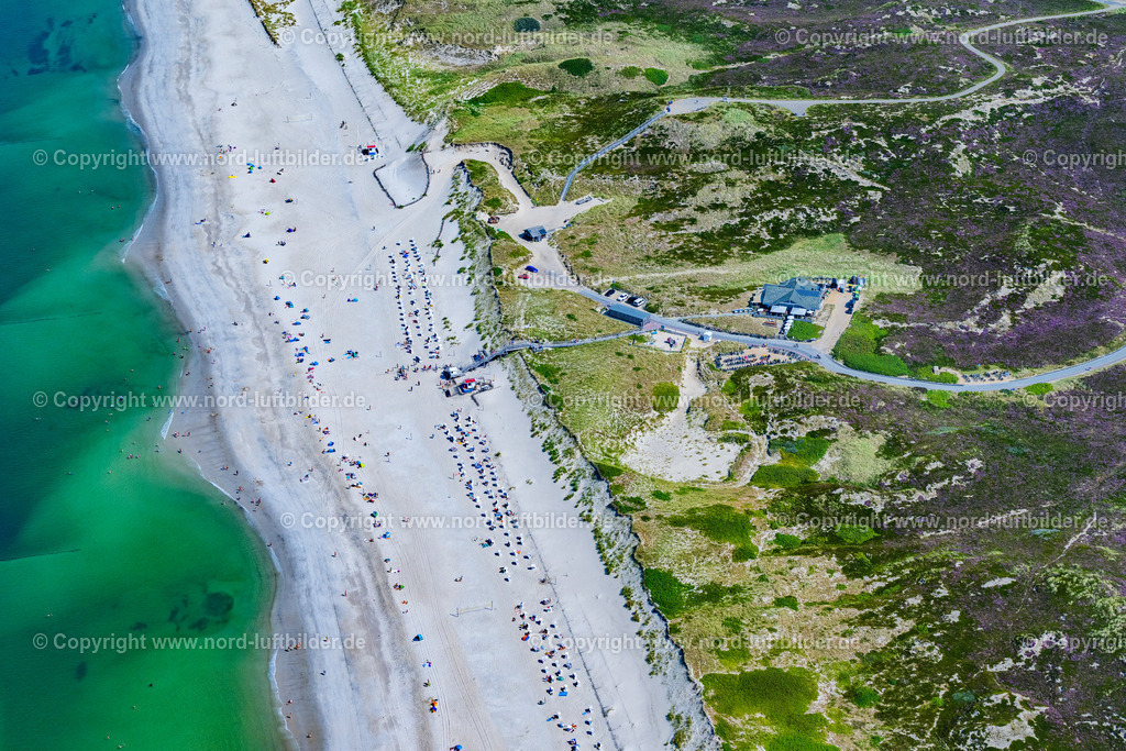 Sylt_List_Strand_Strandhalle_ELS_3936130825 | LIST AUF SYLT 21.06.2025 Standgaststätte " Strandhalle " an der Küsten- Landschaft am Sylter Ellenbogen in List im Bundesland Schleswig-Holstein, Deutschland. // Beach restaurant "Strandhalle" on the coastal landscape at the Sylter Ellenbogen in List in the federal state of Schleswig-Holstein, Germany. Foto: Martin Elsen