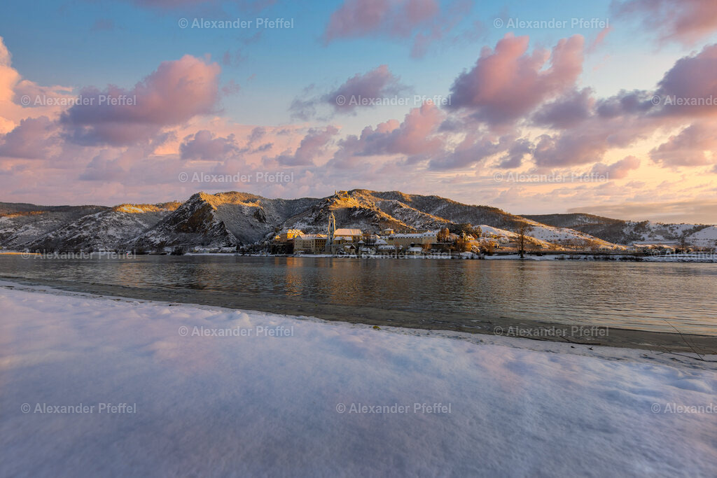 foto_c_pfeffel-partner-0125-R52_0957-Bearbeitet | alexander-pfeffel - Realisiert mit Pictrs.com