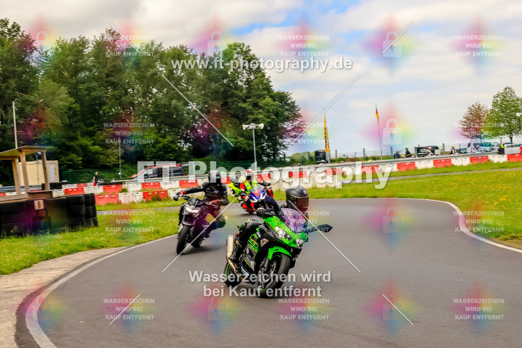 VBK-8225 | Hier findet Ihr Bilder von Touristenfahrten auf der Nürburgring Nordschleife oder von anderen Veranstaltungen die ich besucht habe. Viel Spass beim Durch Schauen 