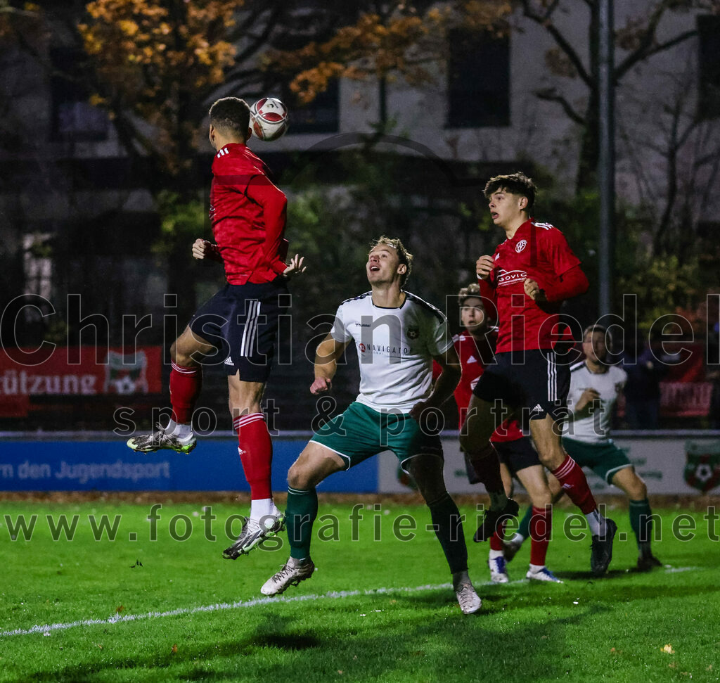 2023-11-17_010_FC_Schwaig_gegen_SpVgg_Feldmoching | Oberding, Deutschland, 17.11.2023:
Fußball, Landesliga Südost 2023 / 2024, 21. Spieltag, FC Schwaig gegen SpVgg Feldmoching, Endergebnis: 1:1

Markus Straßer (FC Schwaig, #11), Kristof Kuchlbauer (SpVgg Feldmoching, #5)

Foto: Christian Riedel / fotografie-riedel.net
