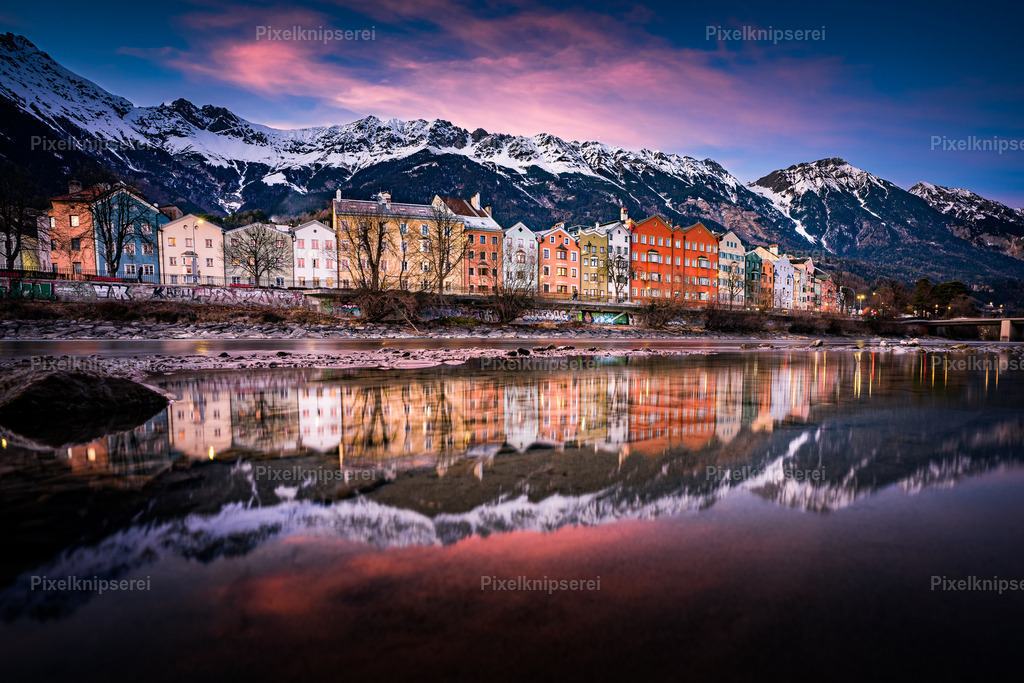 Innsbruck kurz nach Sonnenuntergang | Fotograf Tirol Imst Pixelknipserei - Realisiert mit Pictrs.com