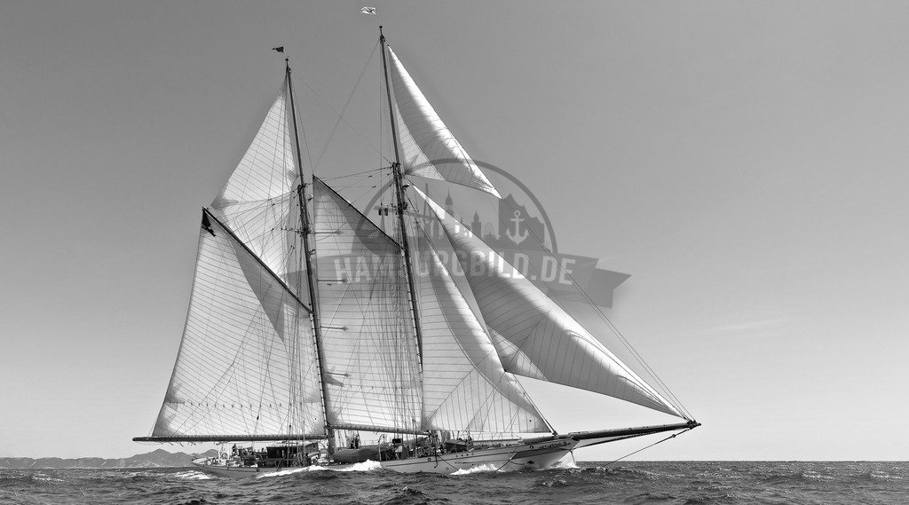 stativkunst-929 | Exklusive Hamburg collagen, tolle Segelbilder und viele weitere tolle Motive auf Leinwand, Poster, Alu-Dibond, u.v.m. findet Ihr bei uns auf hamburgbild.de. Findet Euer Wandbild für Euer Zuhause, Büro oder die  Praxis…. - Realisiert mit Pictrs.com