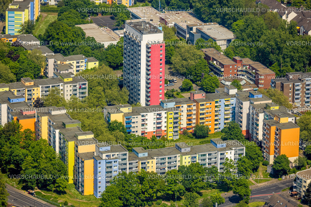 Duesseldorf240501430 | Luftbild, Hochhäuser Fürstenberg Wohnsiedlung mit bunter Fassade, Fürstenberger Straße und Potsdamer Straße, Hassels, Düsseldorf, Rheinland, Nordrhein-Westfalen, Deutschland