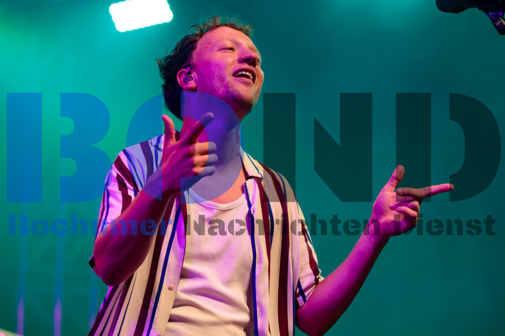 Zeltfestival Ruhr 2024 - Joris  {date} -  | {headline}(Foto: Sebastian Sendlak / BOND) - Realisiert mit Pictrs.com