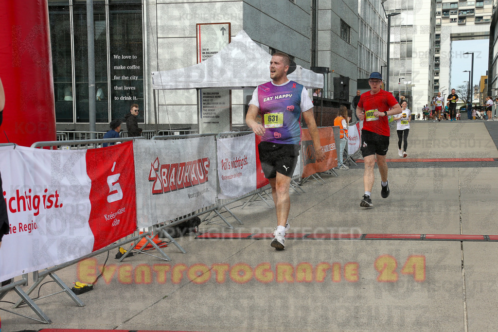 250920_1328_EX1_4862 | Sportfotografie im Rhein-Sieg Kreis, Köln, Bonn, NRW, Rheinland Pfalz, Hessen, etc. Unser Tätigkeitsfeld umfasst den Laufsport vom Volkslauf über den Marathon, Duathlon, Triathon bis zum Ultralauf wie Kölnpfad Ultra oder Schindertrail.